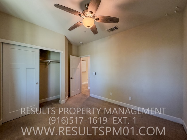 Building Photo - Must See! Lovely Former Model Smart Home 4 Bed 3 Bath