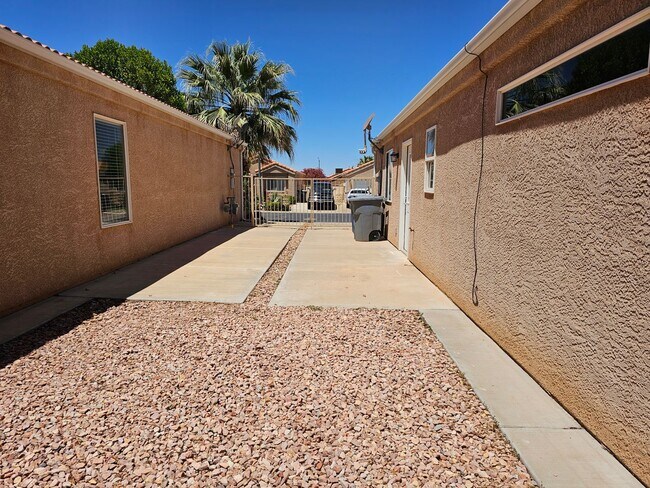 Building Photo - 2425 S 770 W