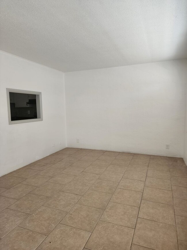 Building Photo - ** LIMITED SUMMERTIME SPECIAL / CALL FOR D...