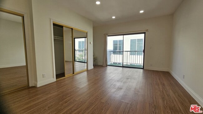 Building Photo - 10620 Eastborne Ave