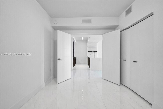 Building Photo - 301 Altara Ave