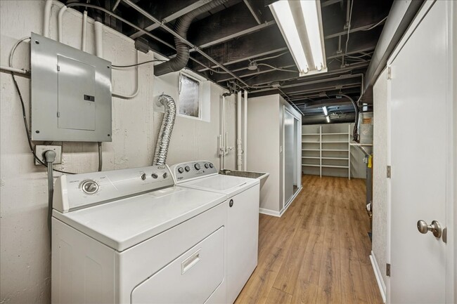 Building Photo - 1001 Longaker Rd