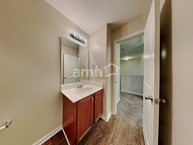 Building Photo - 5963 Odenton Ln