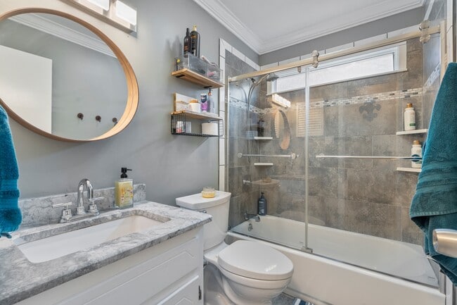 Building Photo - 158 Arlington Dr