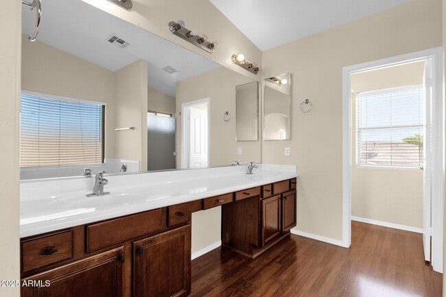 Building Photo - 12952 W Vista Paseo Dr