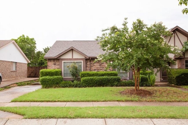 Primary Photo - 2902 Post Oak Dr