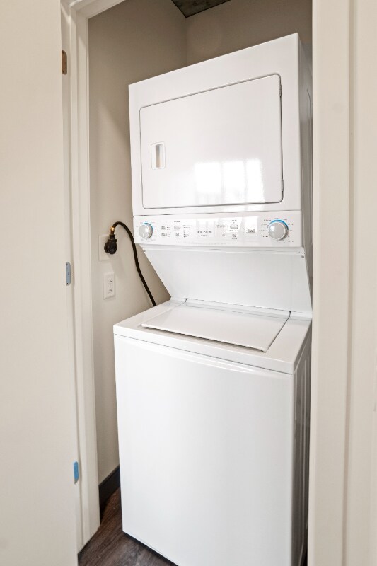 Building Photo - 153 N Elizabeth St