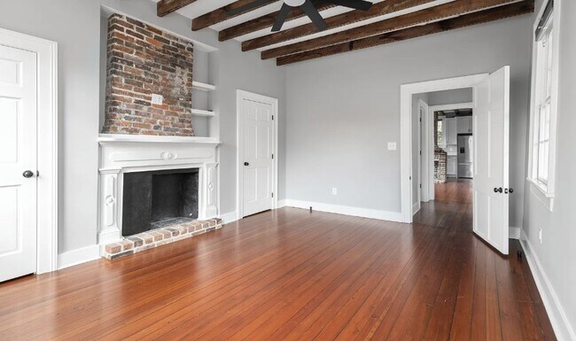 Building Photo - 138 Coming St