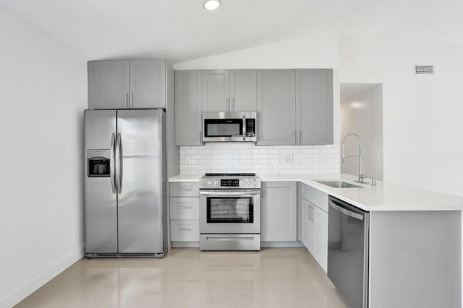Building Photo - 17866 SW 10th Ln