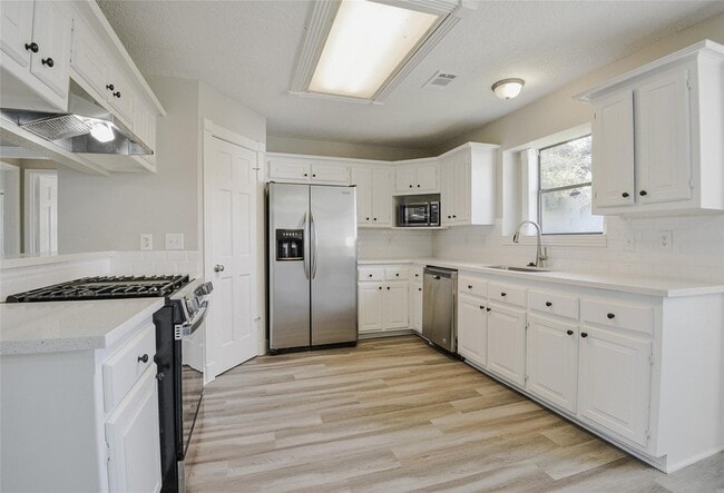 Building Photo - 3223 Deep Anchor Way