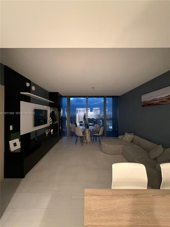 Building Photo - 1000 Brickell Plaza