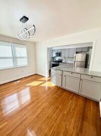 Building Photo - 802 Wicklow Rd