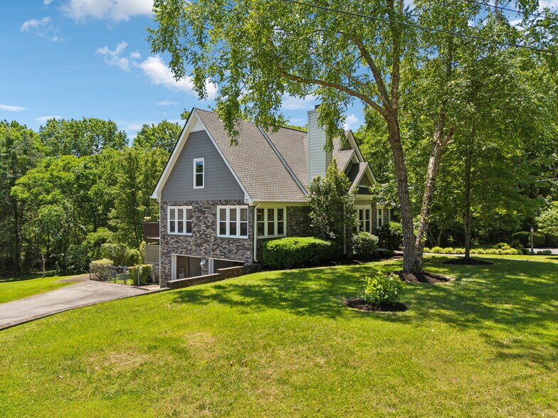Building Photo - 316 McCoin Dr