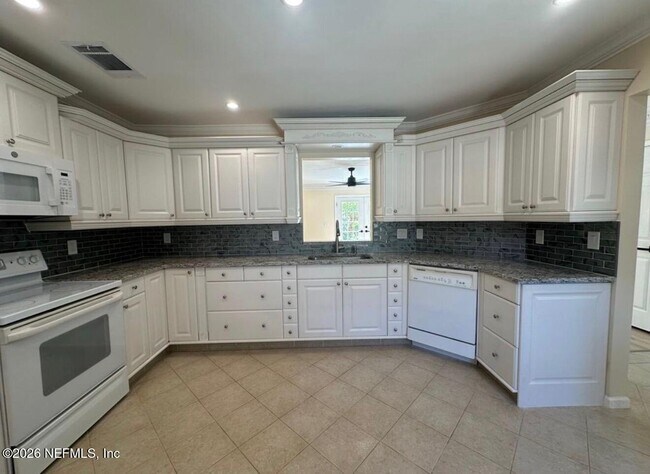 Building Photo - 12558 Glamdring Ct