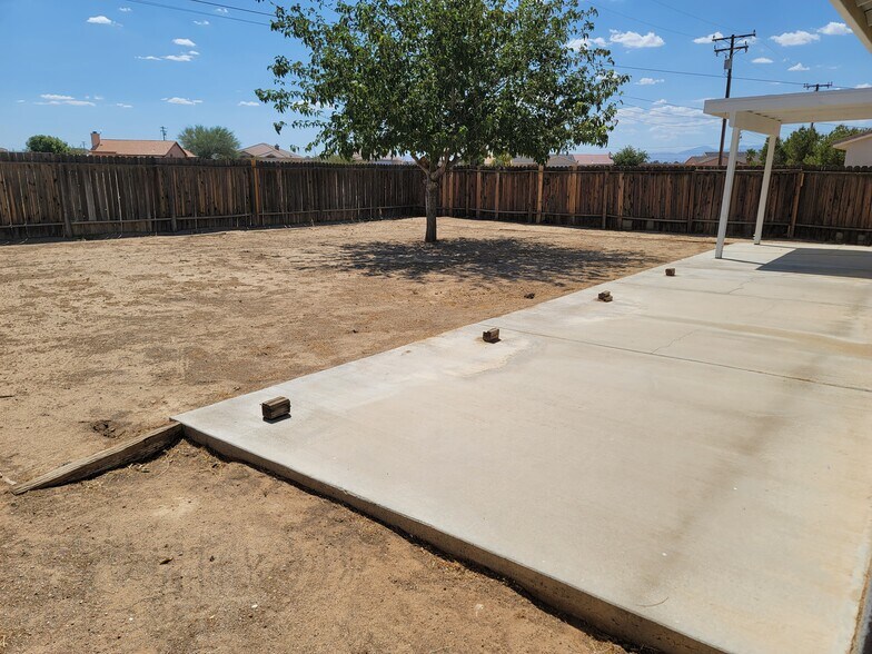 Building Photo - 9230 Karen Ave