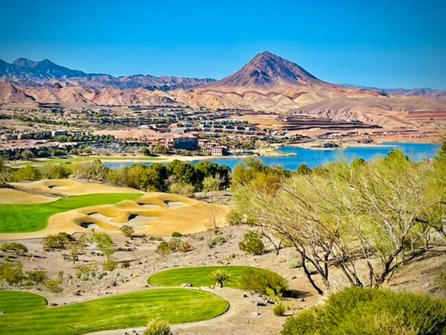 Building Photo - WONDERFULLY UPGRADED “GOLF VILLA” IN: GUAR...