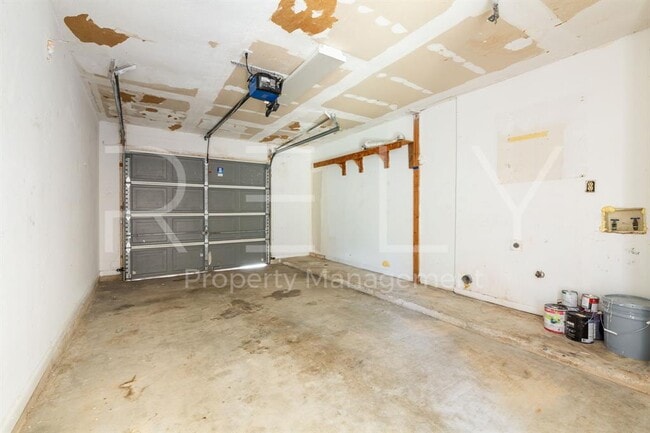 Building Photo - 205 W William Cannon Dr