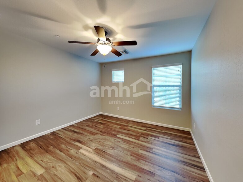 Building Photo - 20715 W Stone Hill Rd