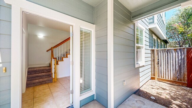 Building Photo - Rincon Valley FIVE Bedroom Three Bathroom Single Family Home!