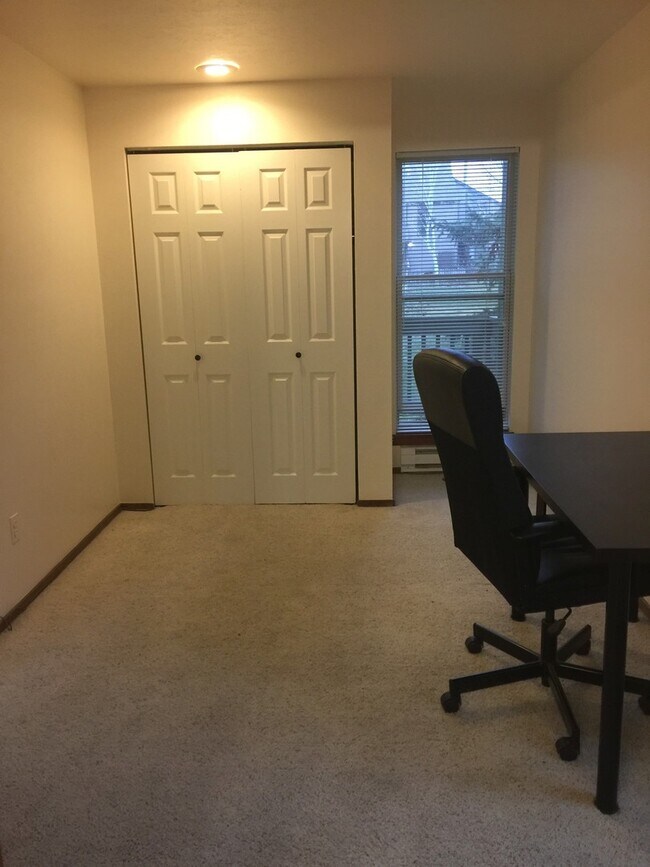 Building Photo - Two Bedroom Boulder Condo For Rent In Shan...
