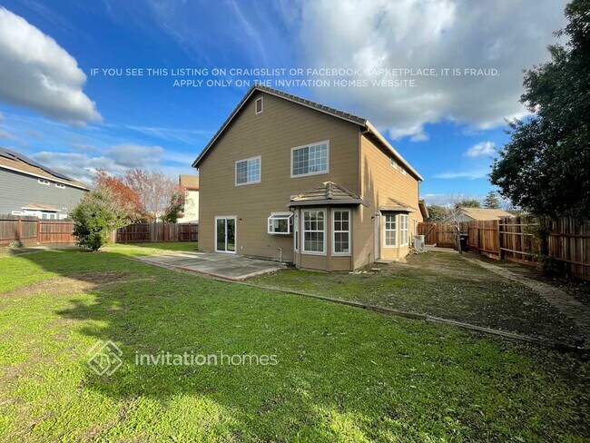 Building Photo - 850 Thetford Pl