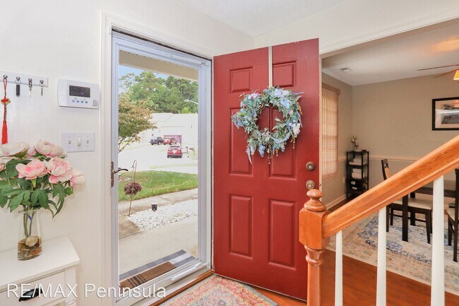 Building Photo - 4 br, 2.5 bath House - 304 Charity Lane