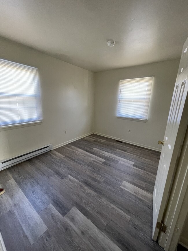 Building Photo - 311 Brookdale Dr