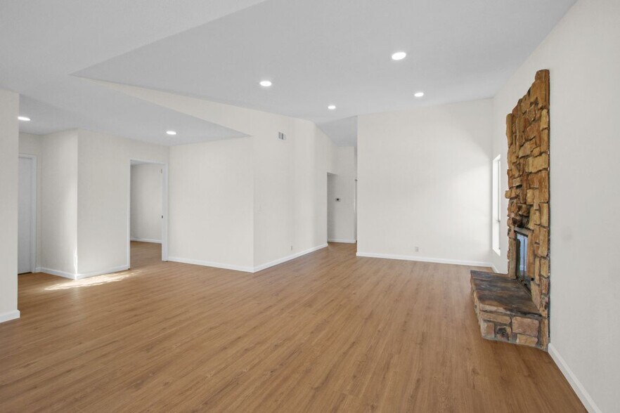 Building Photo - 9451 Harcourt Cir