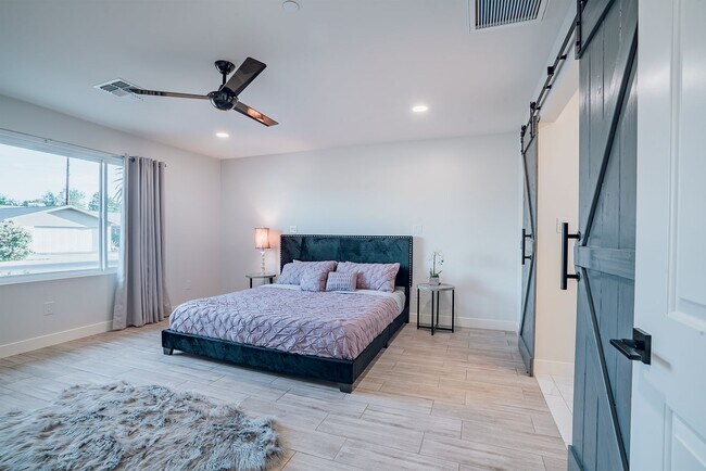 Building Photo - NO HOA Heated Pool-Gorgeous 3bed/2bath Home in Old Town Scottsdale