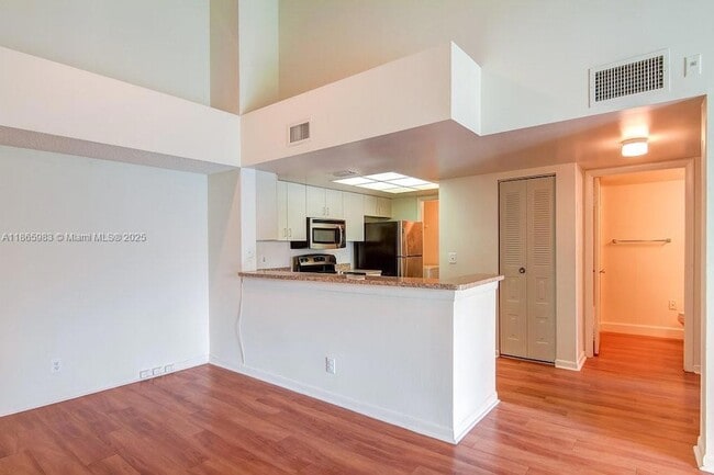 Building Photo - 3605 NE 207th St