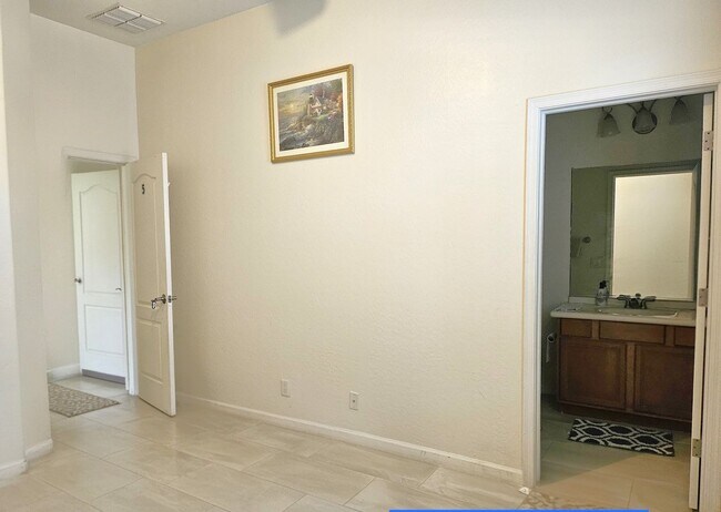 Building Photo - 5 bed 3.5 bath in Paseo Trails