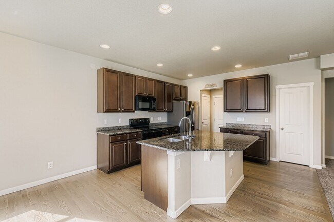 Building Photo - 8185 Sandsmere Dr
