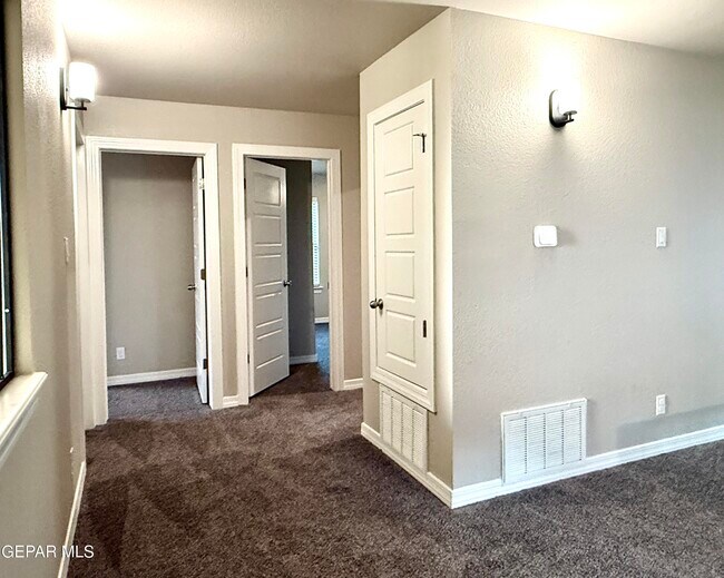 Building Photo - 12824 Linstead Ave