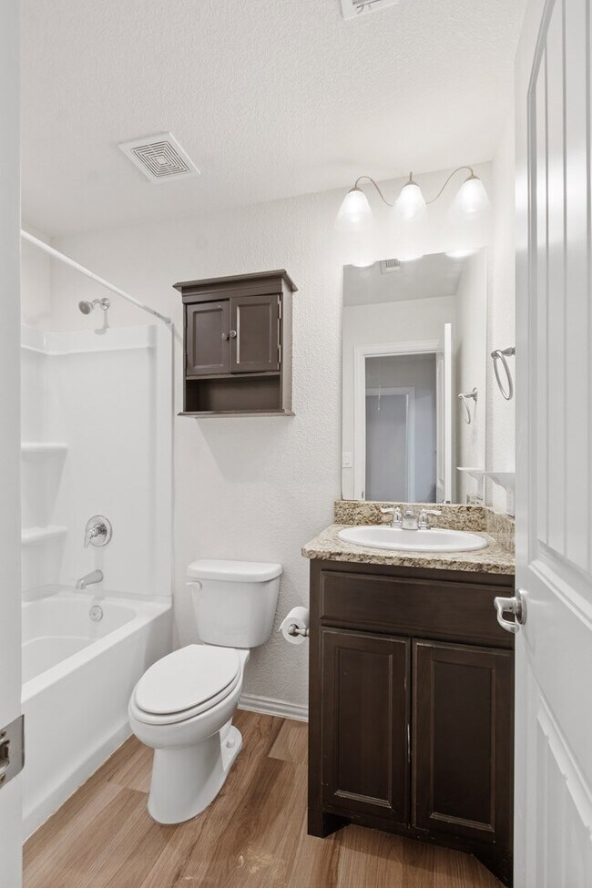 Building Photo - 6910 Kate Reed Dr