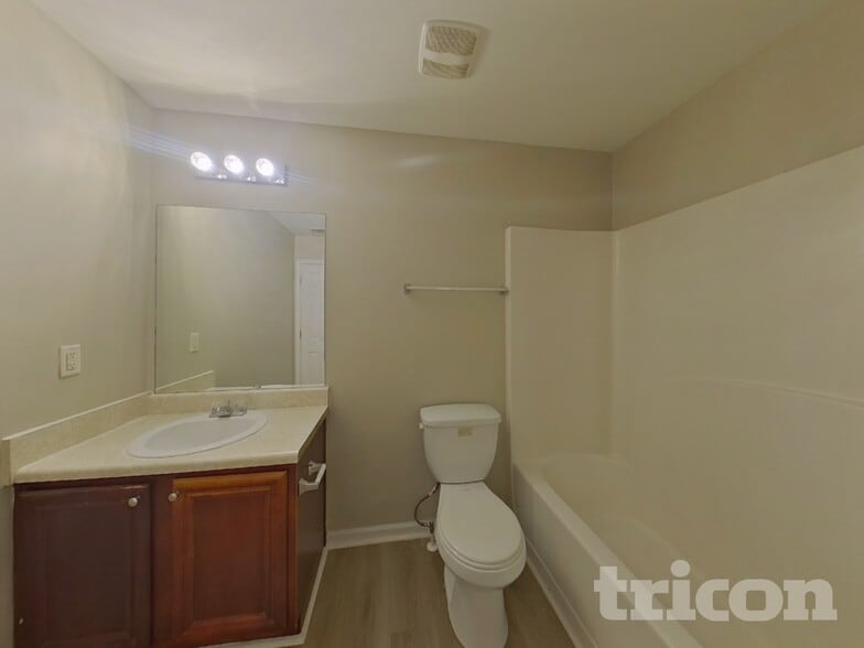 Building Photo - 5950 el Segundo Way