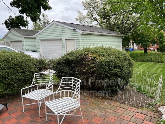 Building Photo - 2935 Rumson Dr