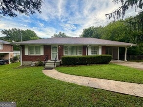 Building Photo - 2442 Antwerp Dr SE