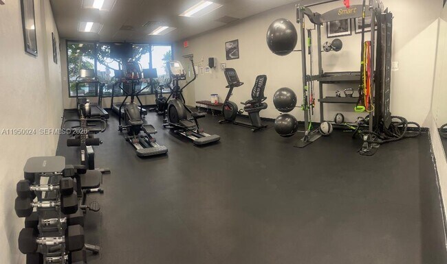 Building Photo - 1901 N Ocean Blvd