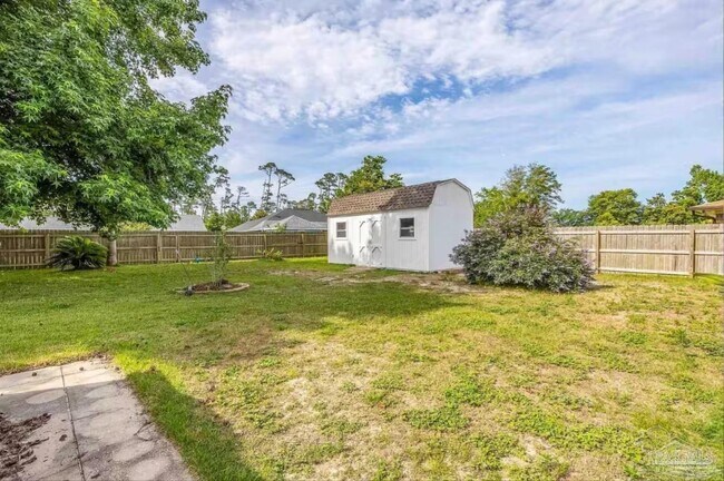 Building Photo - 12113 Longwood Dr