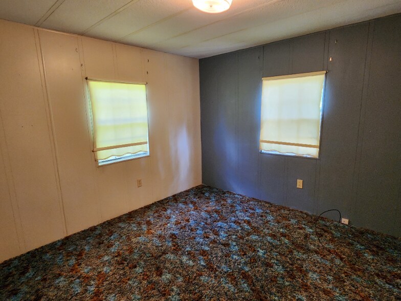 Building Photo - 104 Royalty Ct