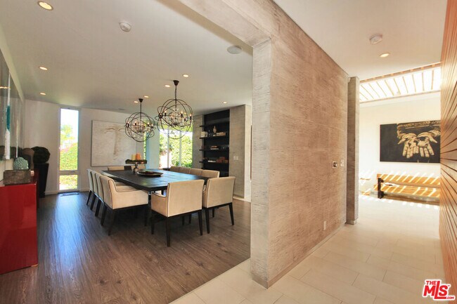 Building Photo - 3054 Elvido Dr