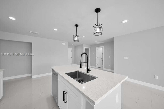 Building Photo - 3210 10th St SW