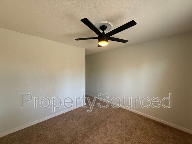 Building Photo - 856 Nottingham Dr