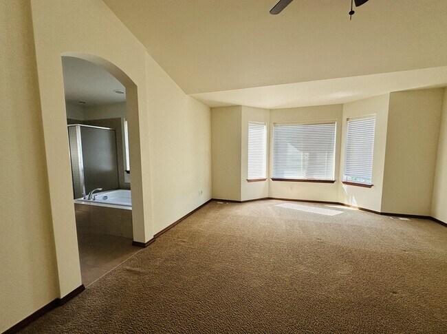 Building Photo - 7625 NE 201st Pl