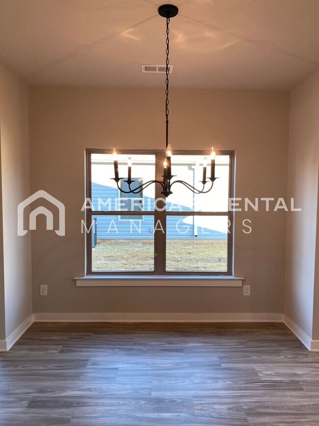 Building Photo - Home for Rent in Weaver AL. Available to View with 48 Hours Notice!!!