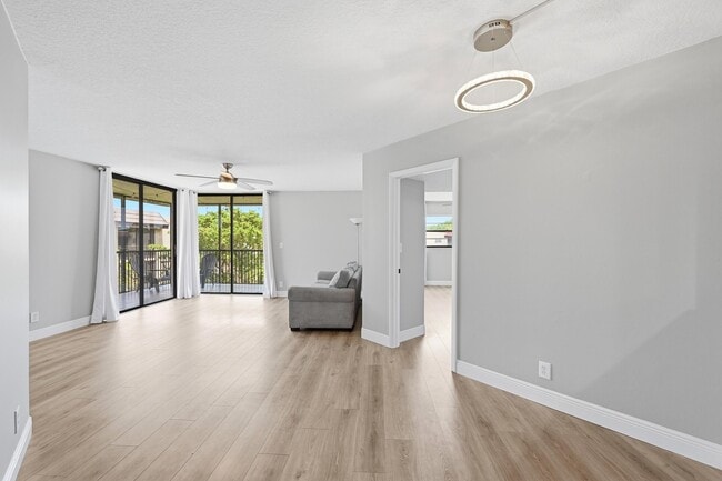 Building Photo - 10401 W Broward Blvd