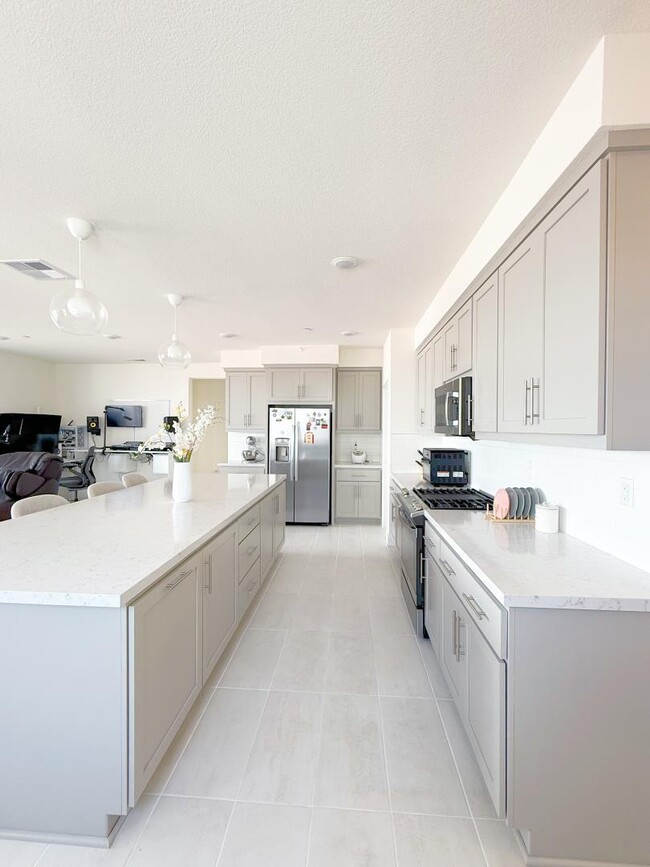 Building Photo - 9776 Seawind Wy