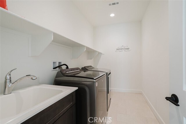 Building Photo - 11743 Canoga Ave