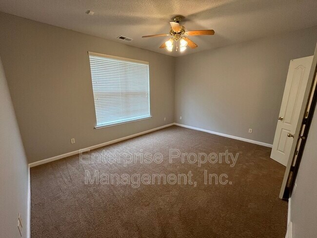 Building Photo - 10178 Sterling Ridge Dr