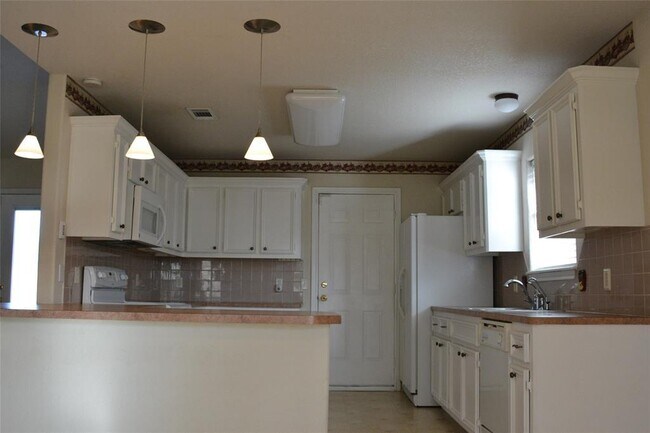 Building Photo - 149 Silverbell Cir